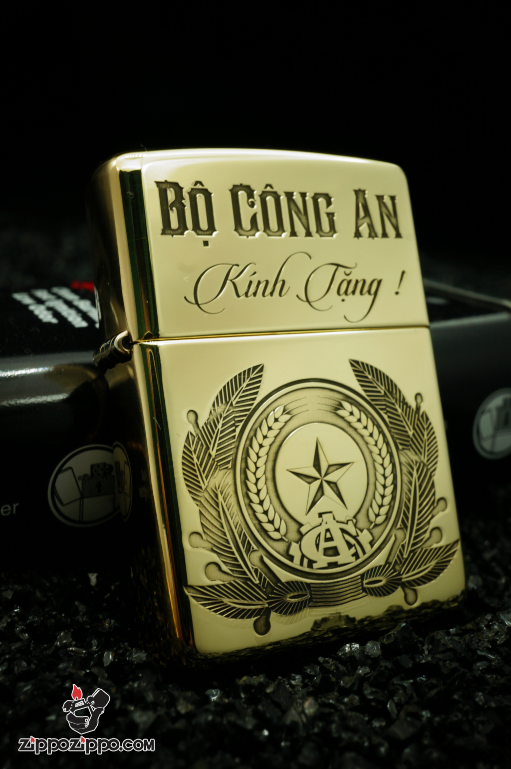 zippo đồng nguyên chất khắc sâu bộ công an kính tặng bản mới
