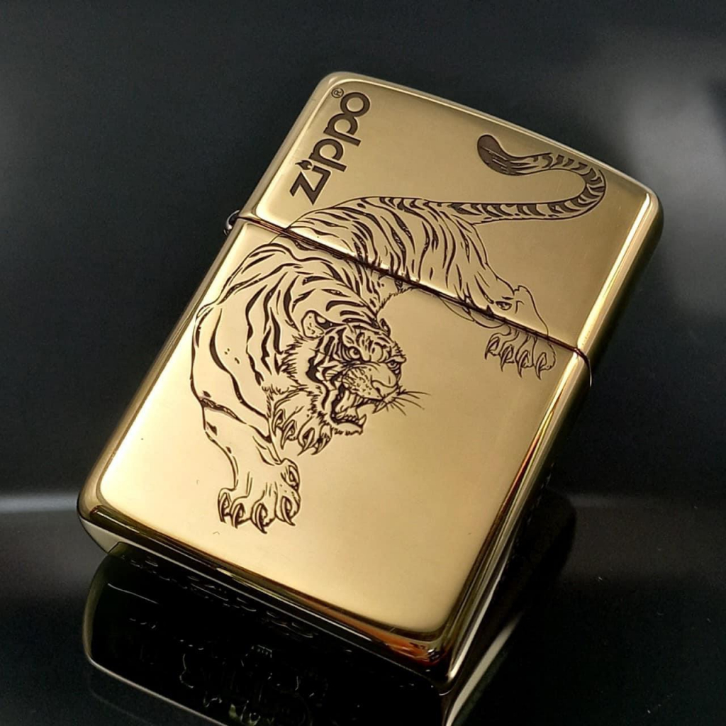 Zippo Đồng Khắc Chúa Tể Sơn Lâm Bản Giới Hạn