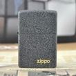 Zippo Chính Hãng Màu Cát Sần Xám khắc logo zippo